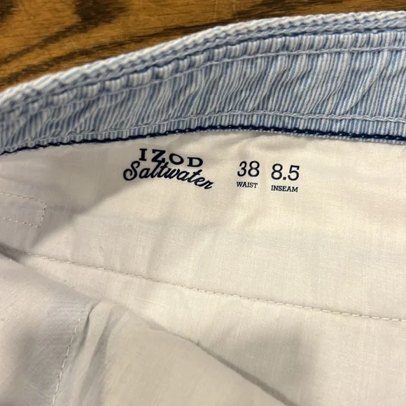 Men’s Izod Shorts - Picture 2 of 5